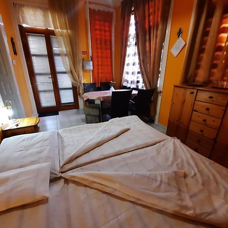 Gloria Apartman Gyula Extérieur photo