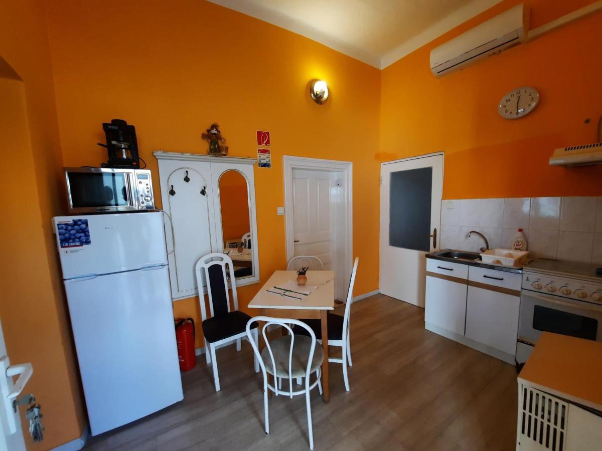 Gloria Apartman Gyula Extérieur photo