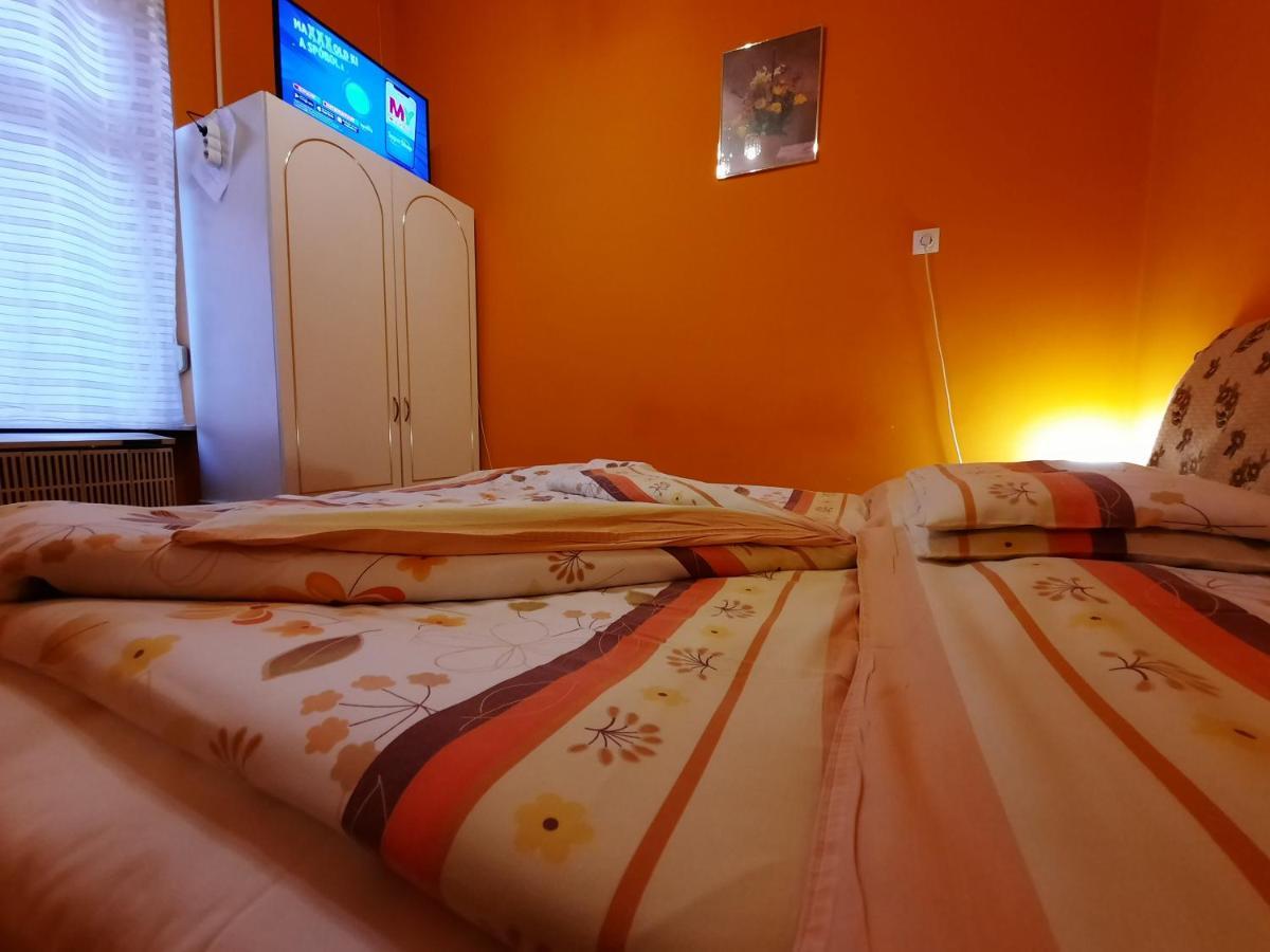 Gloria Apartman Gyula Extérieur photo
