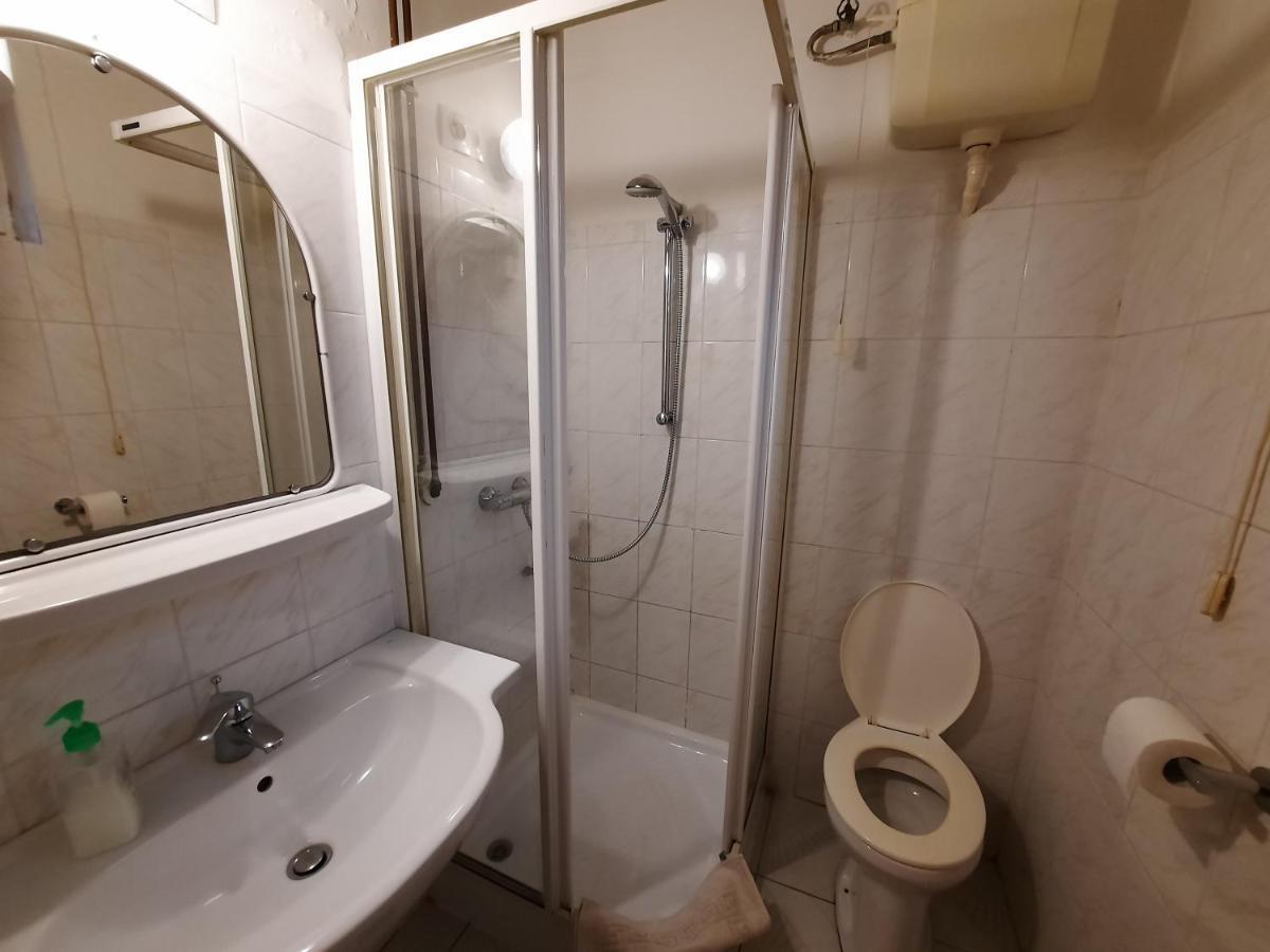 Gloria Apartman Gyula Extérieur photo