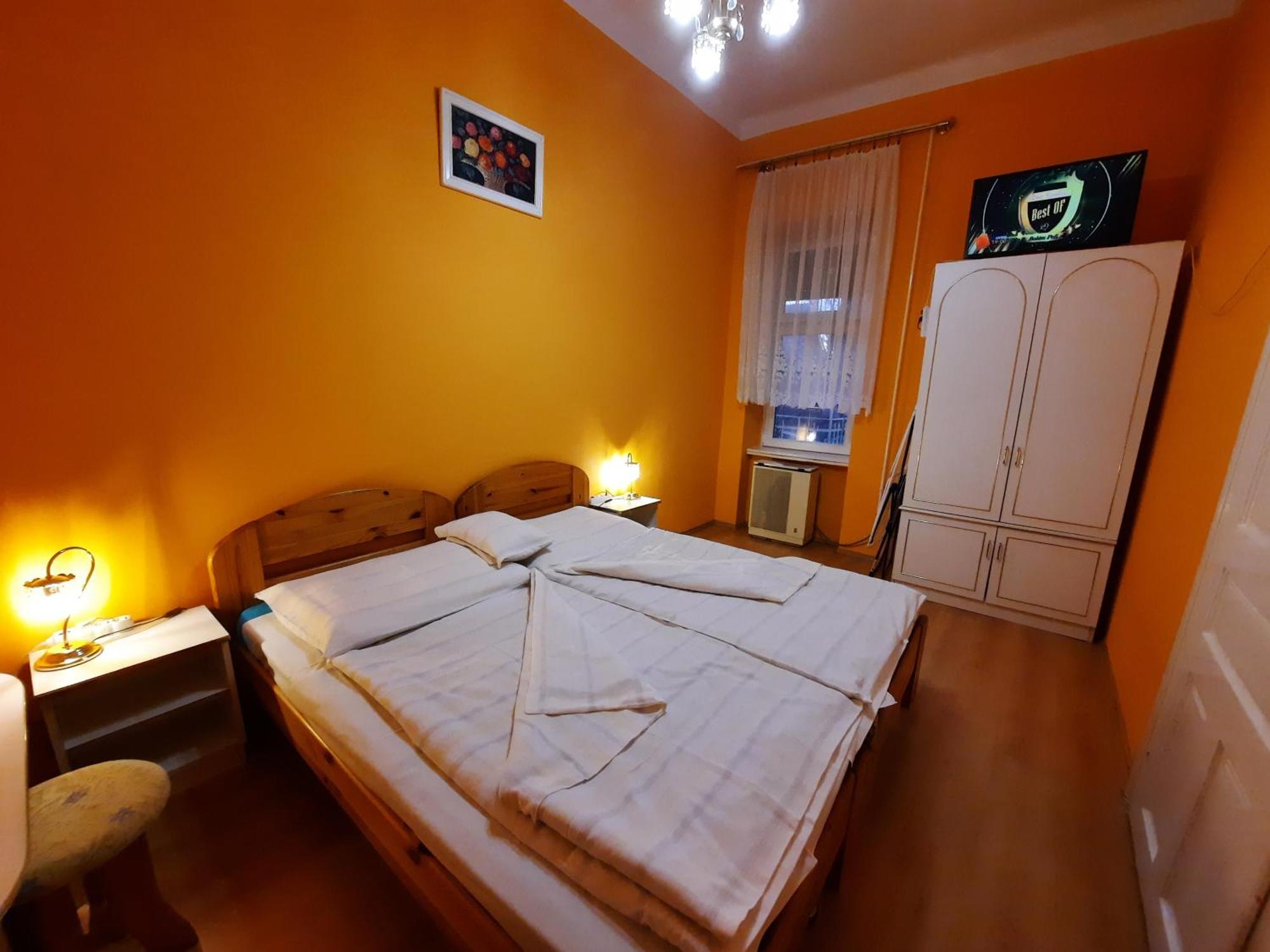 Gloria Apartman Gyula Extérieur photo