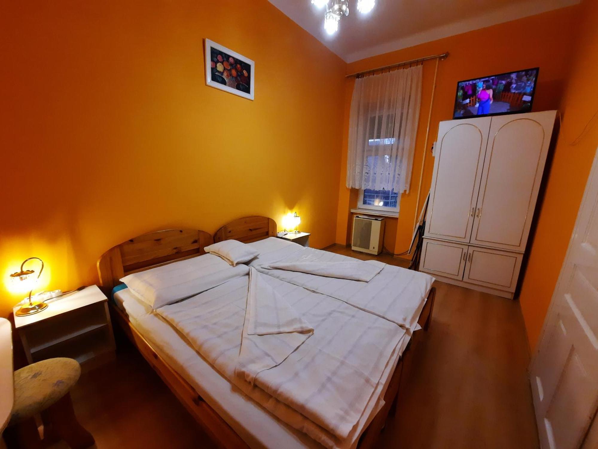 Gloria Apartman Gyula Extérieur photo