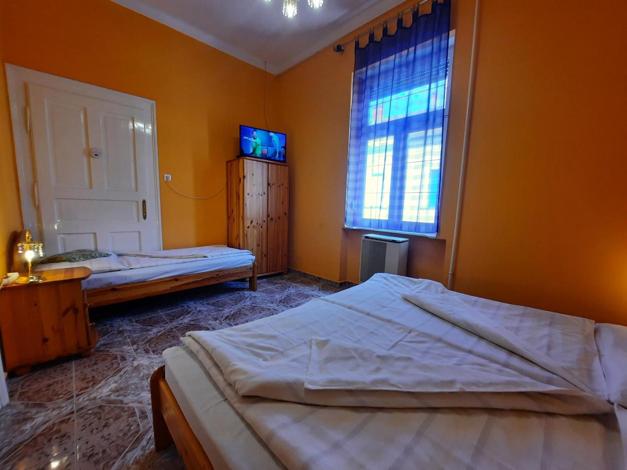 Gloria Apartman Gyula Extérieur photo